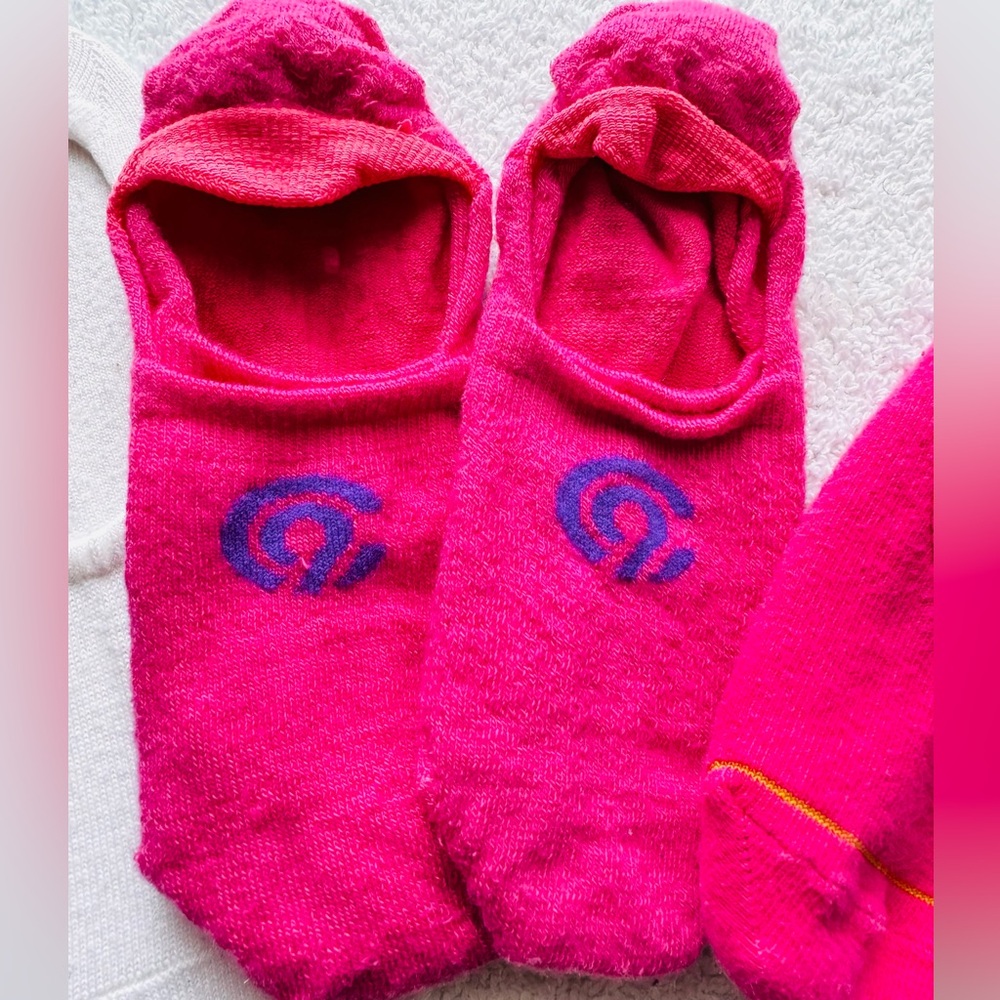 Target Women's No-Show Sock Pack - Hot Pink & White - Picture 4 of 4